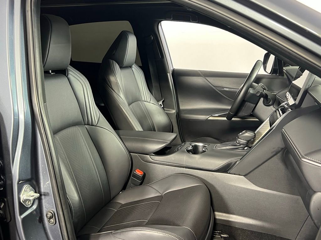 Used 2024 Toyota Venza Limited image 33
