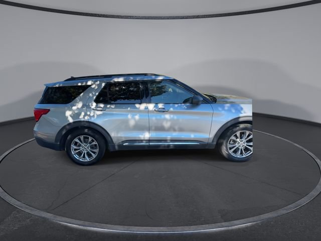 Used 2021 Ford Explorer XLT w/ Equipment Group 202A image 17