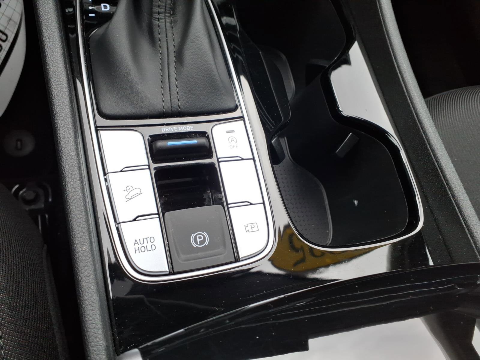 Certified 2025 Hyundai Tucson SE image 24