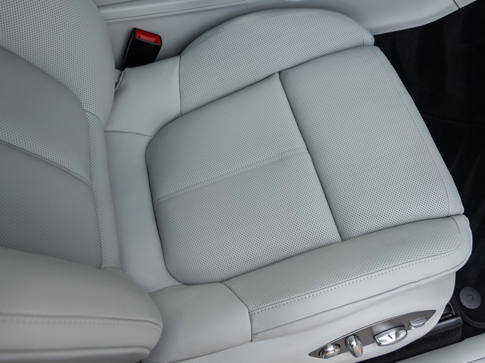 New 2026 Porsche Macan S image 45