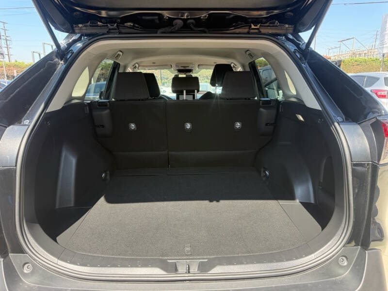 Used 2025 Toyota RAV4 LE FWD image 20