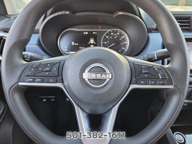 Used 2025 Nissan Versa SV FWD image 28
