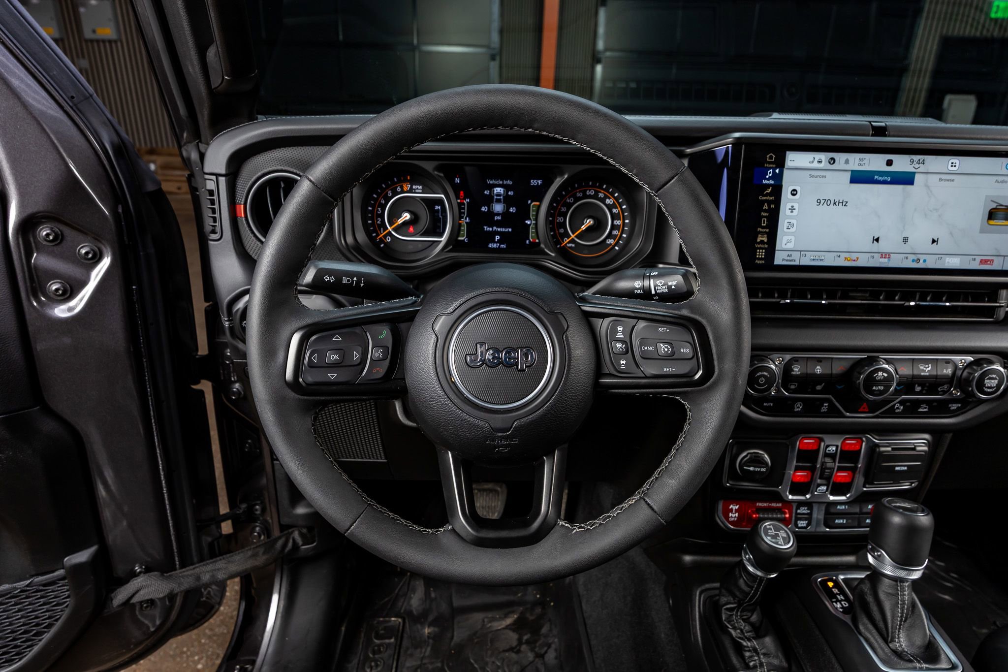 Used 2025 Jeep Gladiator Rubicon image 18