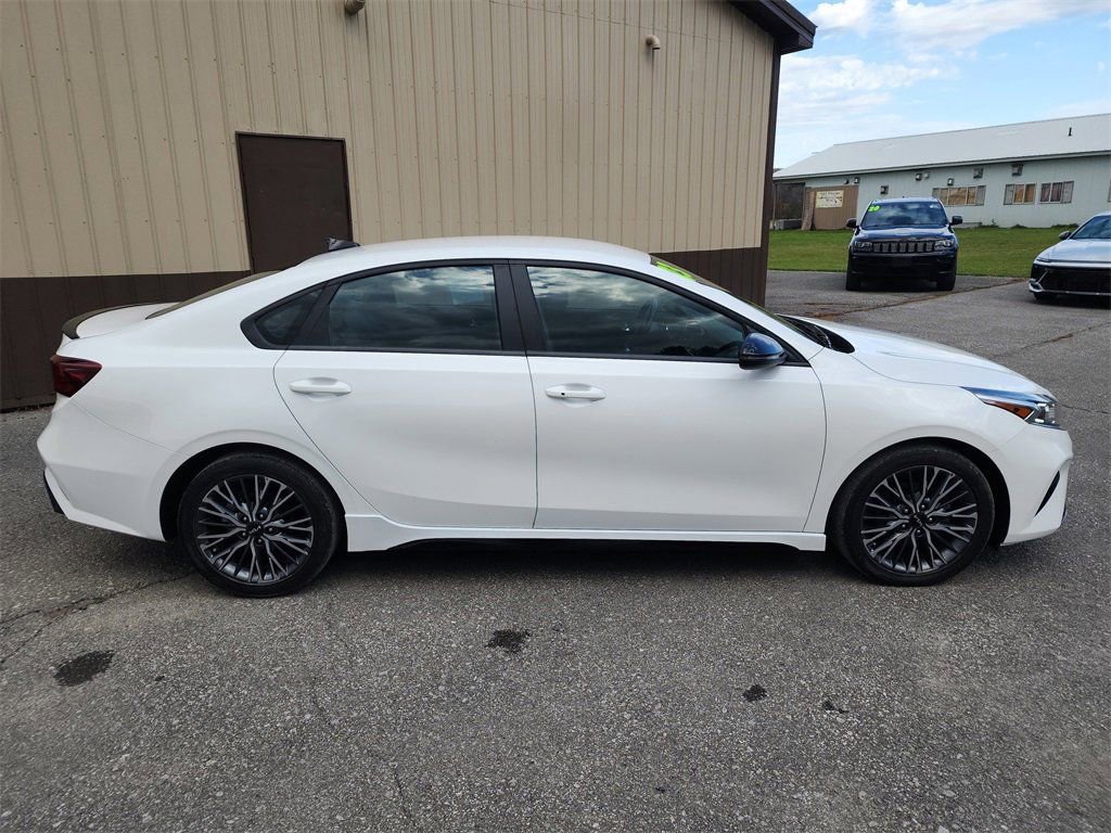 Used 2023 Kia Forte GT-Line image 9