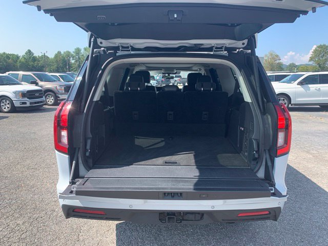 Used 2025 Ford Expedition Max Active AWD/4WD image 9