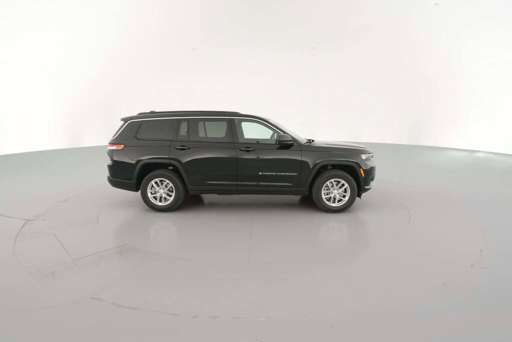New 2025 Jeep Grand Cherokee L Laredo image 14