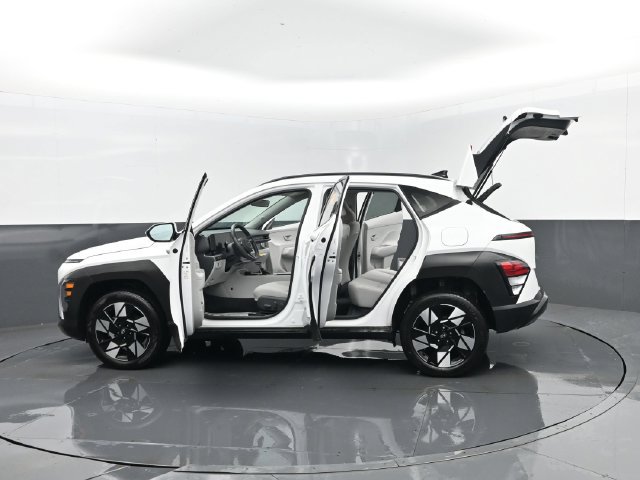 Used 2025 Hyundai Kona SEL AWD/4WD image 30