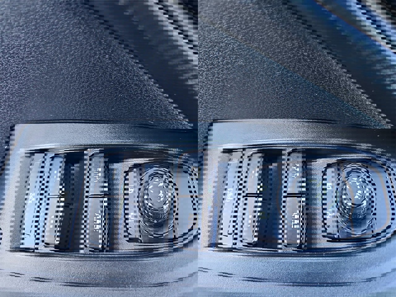 Certified 2024 Subaru Crosstrek 2.0i Premium image 27