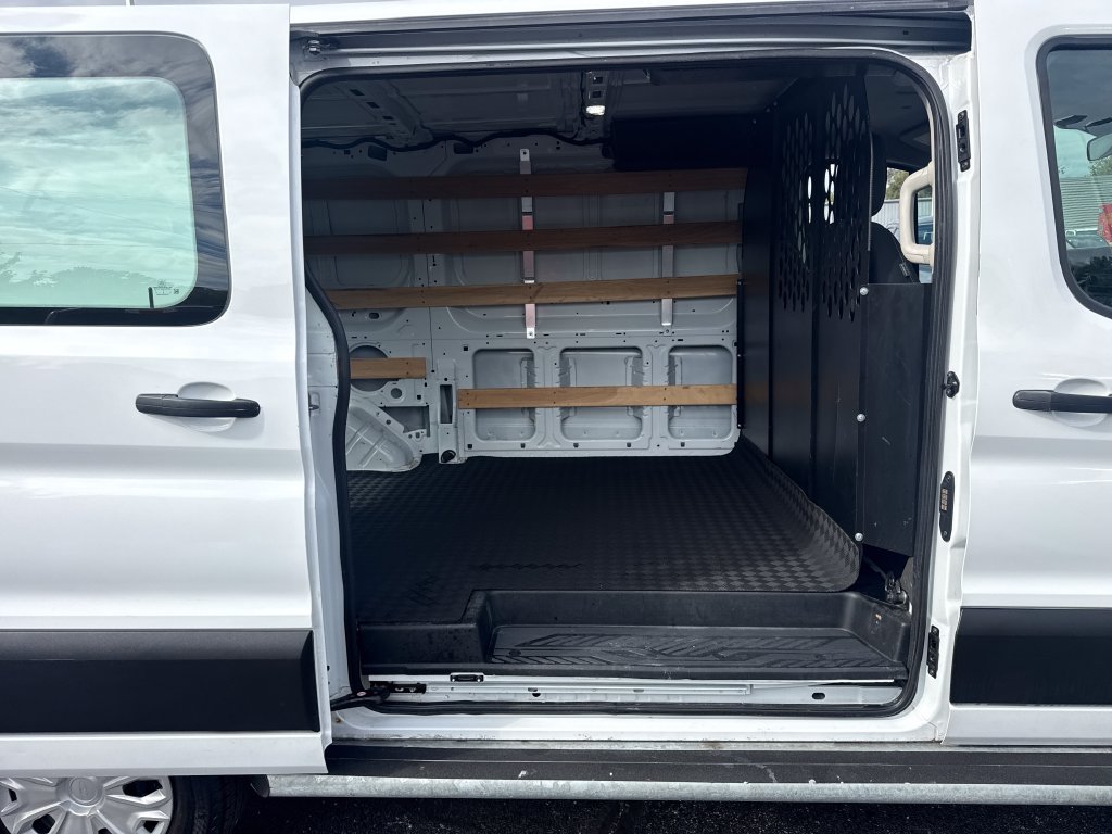 Used 2025 Ford Transit 250 Low Roof w/ Exterior Upgrade Package RWD image 18