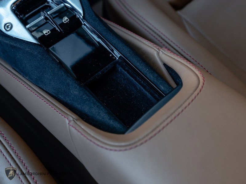 Used 2022 Ferrari SF90 Stradale image 19