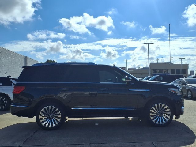Certified 2020 Lincoln Navigator Reserve w/ Luxury Package AWD/4WD image 21