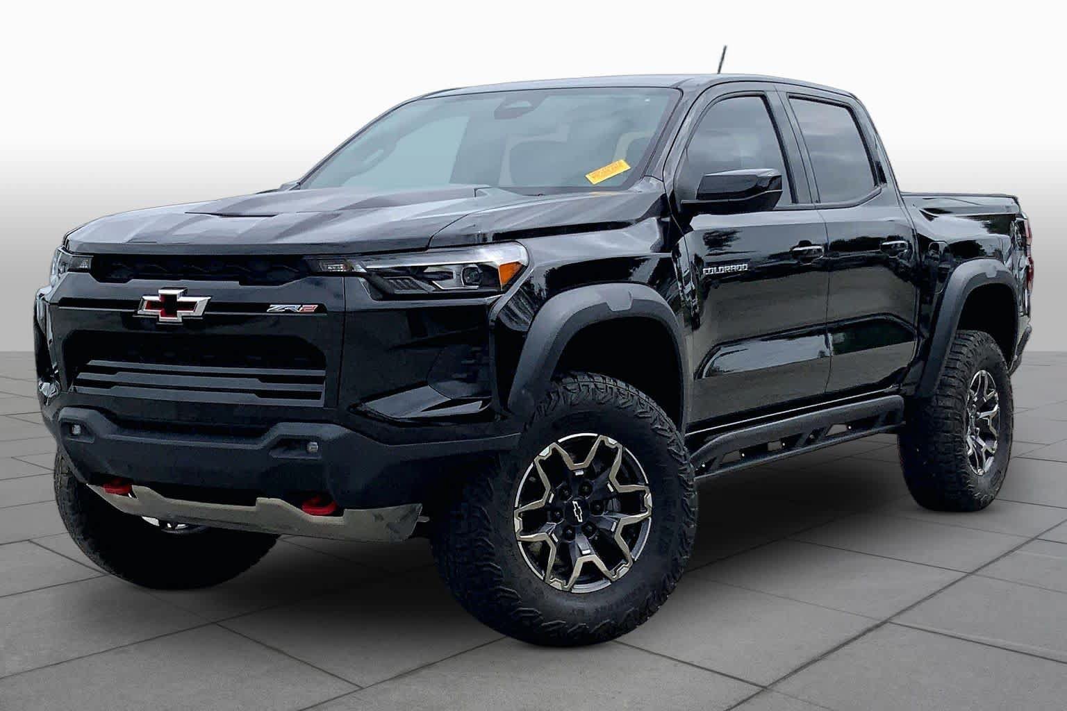 Used 2024 Chevrolet Colorado ZR2 w/ Safety Package AWD/4WD image 2