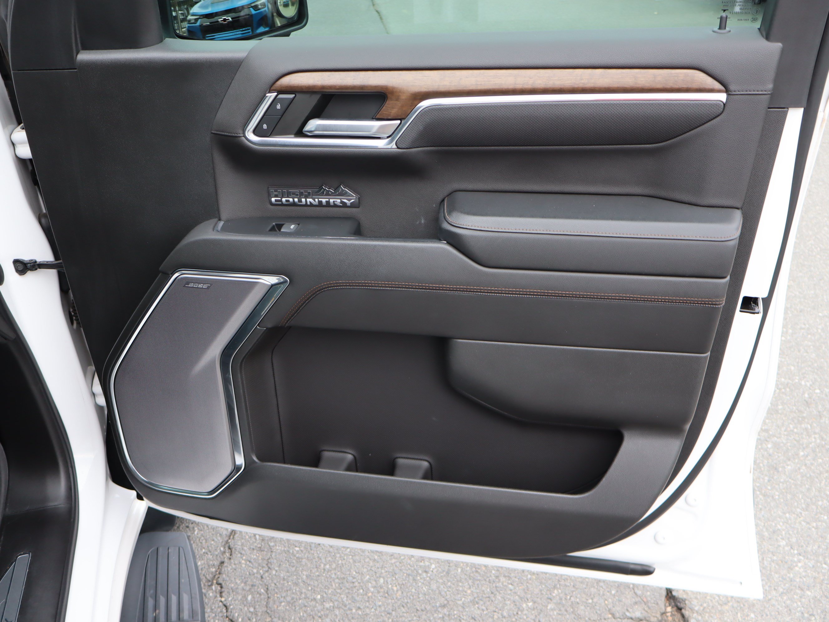 Used 2023 Chevrolet Silverado 1500 High Country w/ High Country Premium Package AWD/4WD image 38