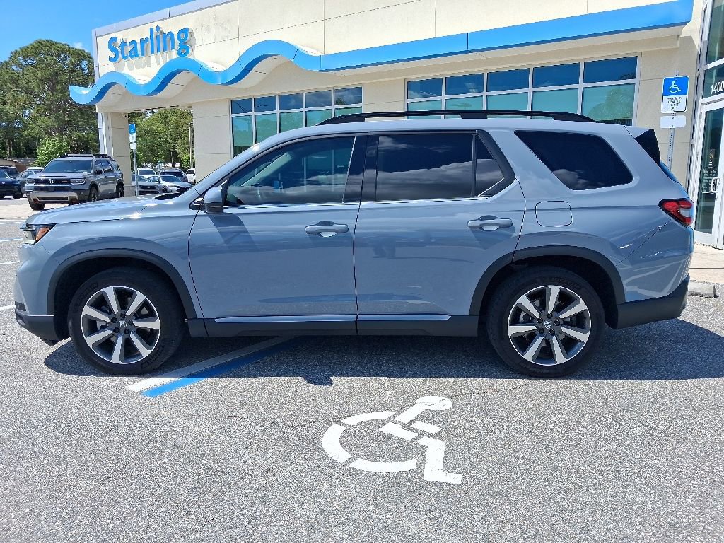Used 2023 Honda Pilot Touring image 8