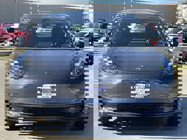 Used 2022 Tesla Model 3 Standard Range image 6