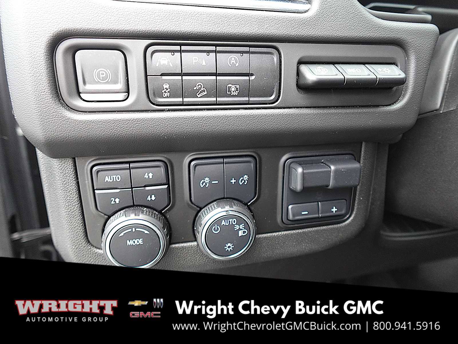 Used 2023 Chevrolet Tahoe High Country w/ Premium Package image 15