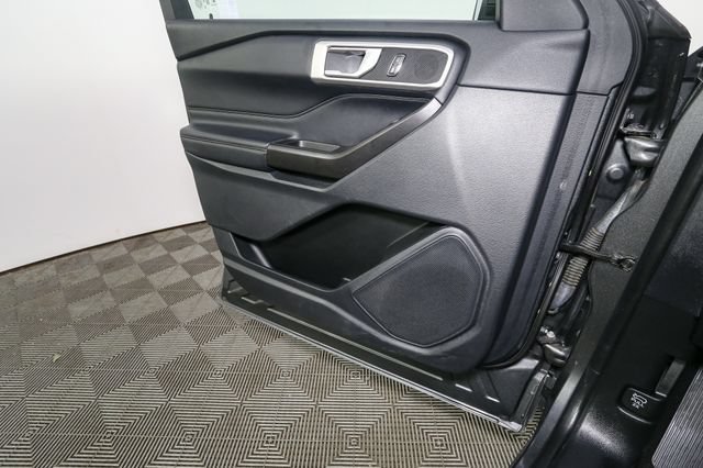 Used 2020 Ford Explorer XLT w/ Equipment Group 202A AWD/4WD image 37