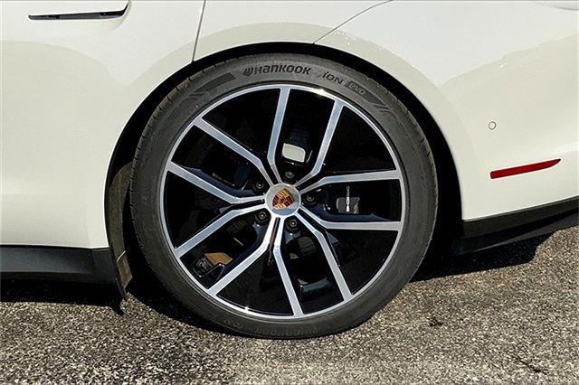 New 2025 Porsche Taycan image 17
