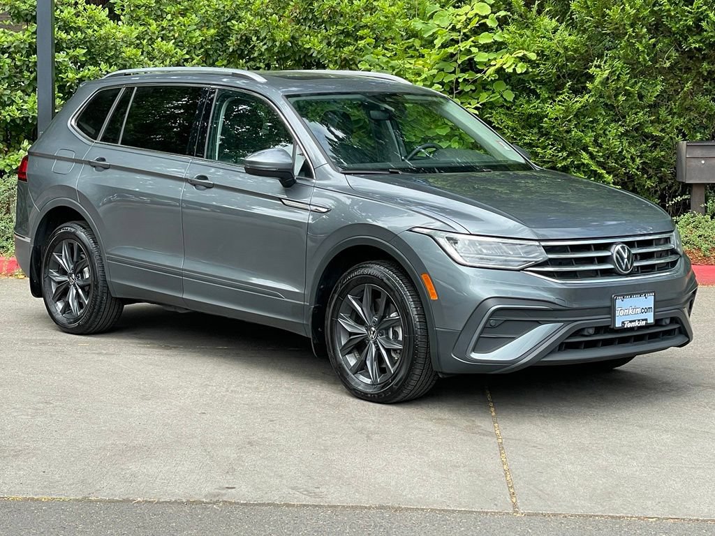 Used 2024 Volkswagen Tiguan SE AWD/4WD image 25