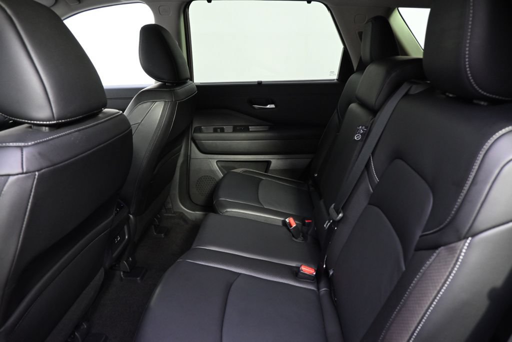 Used 2024 Nissan Pathfinder SL AWD/4WD image 21