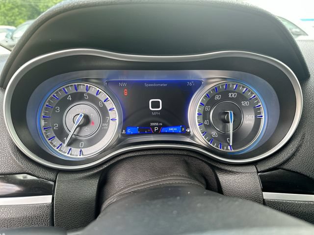 Used 2023 Chrysler 300 Touring w/ Sport Appearance Package RWD image 14