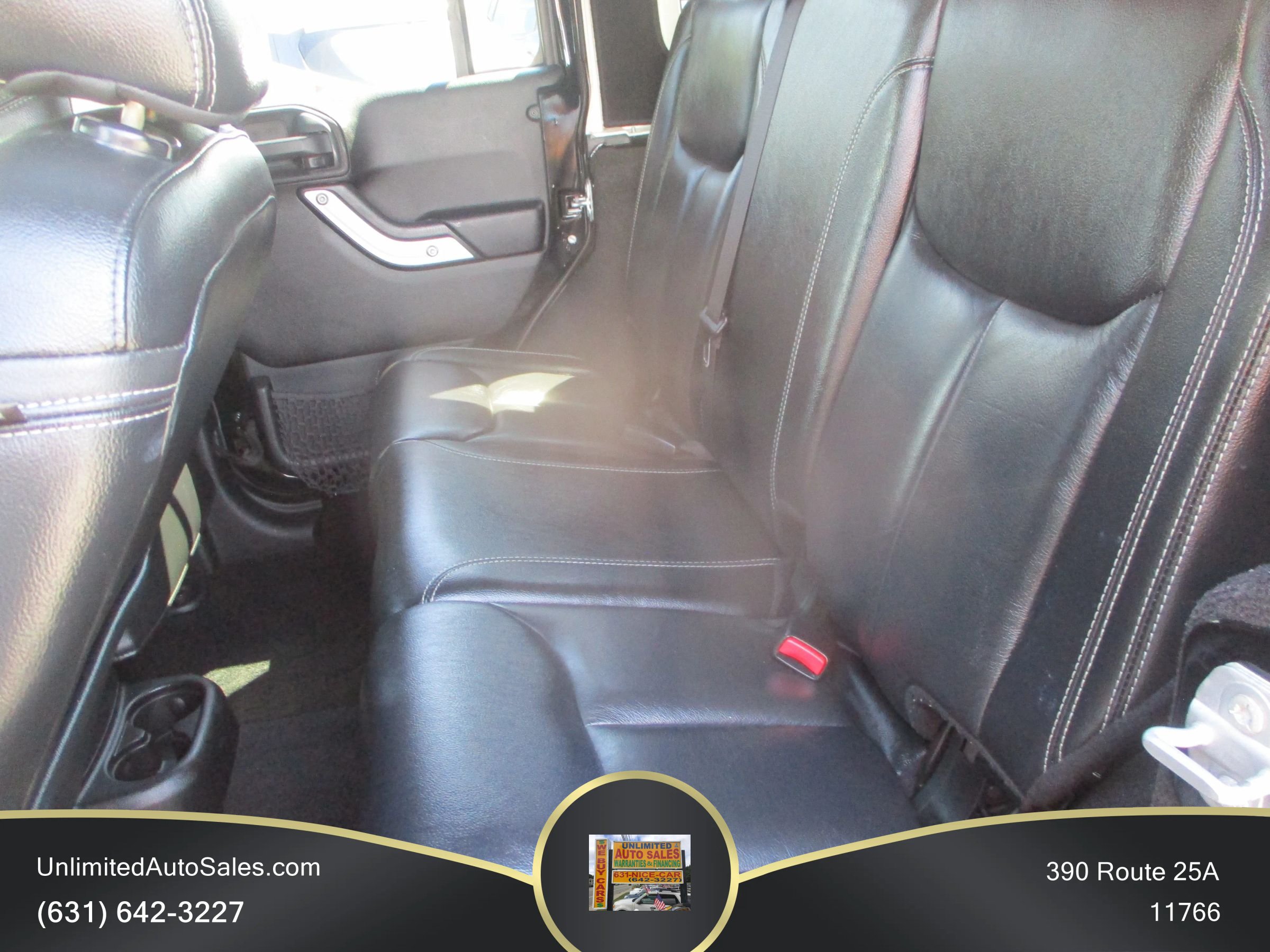 Used 2015 Jeep Wrangler Unlimited Rubicon AWD/4WD image 6