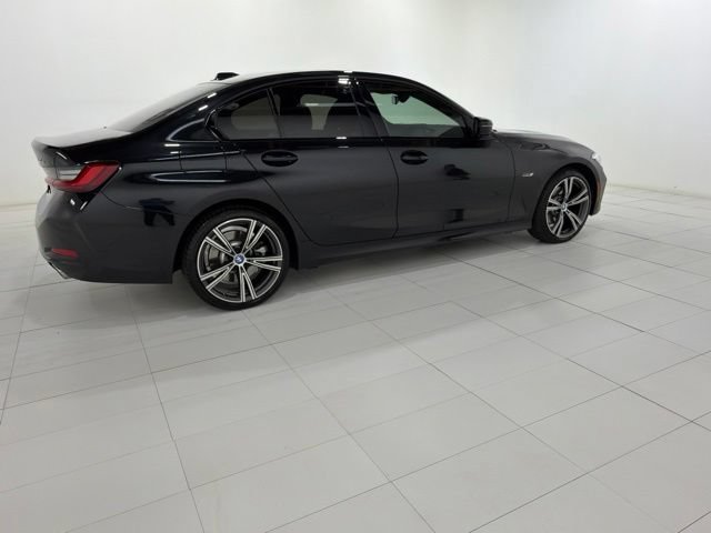 Certified 2023 BMW 330e xDrive w/ Premium Package AWD/4WD image 6