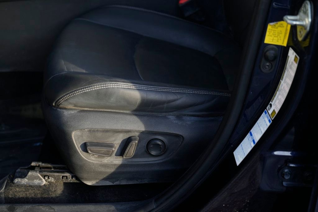 Used 2022 Toyota RAV4 XLE Premium image 19