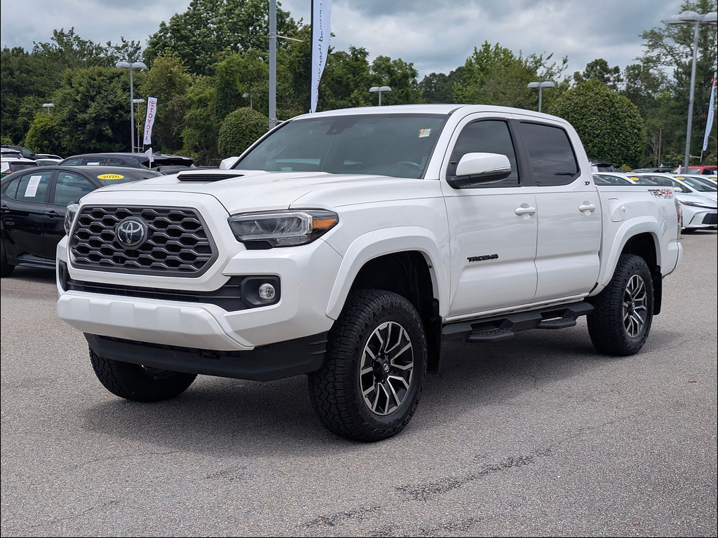 Used 2022 Toyota Tacoma TRD Sport w/ TRD Premium Sport Package AWD/4WD image 7