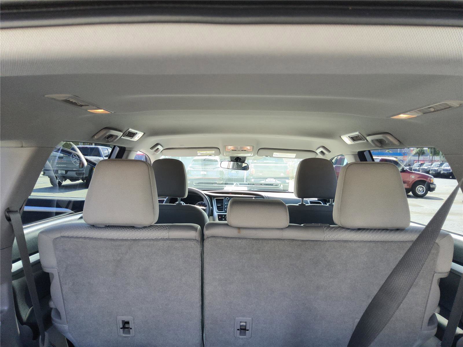 Used 2018 Toyota Highlander LE FWD image 22