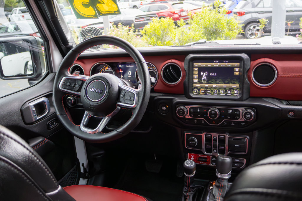 Used 2023 Jeep Wrangler Unlimited Rubicon 392 AWD/4WD image 11