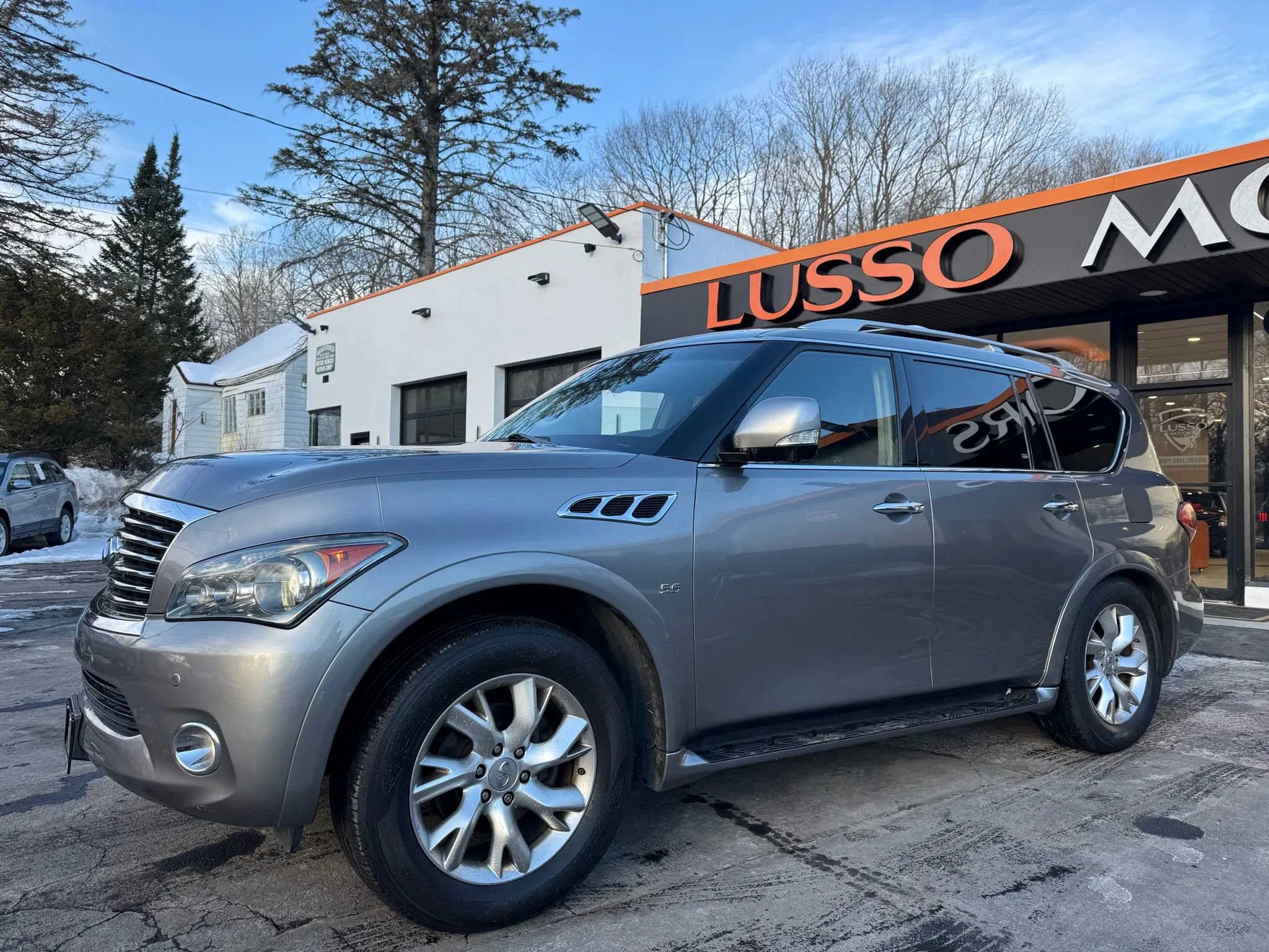 Used 2014 INFINITI QX80 4WD w/ Theater Package image 3