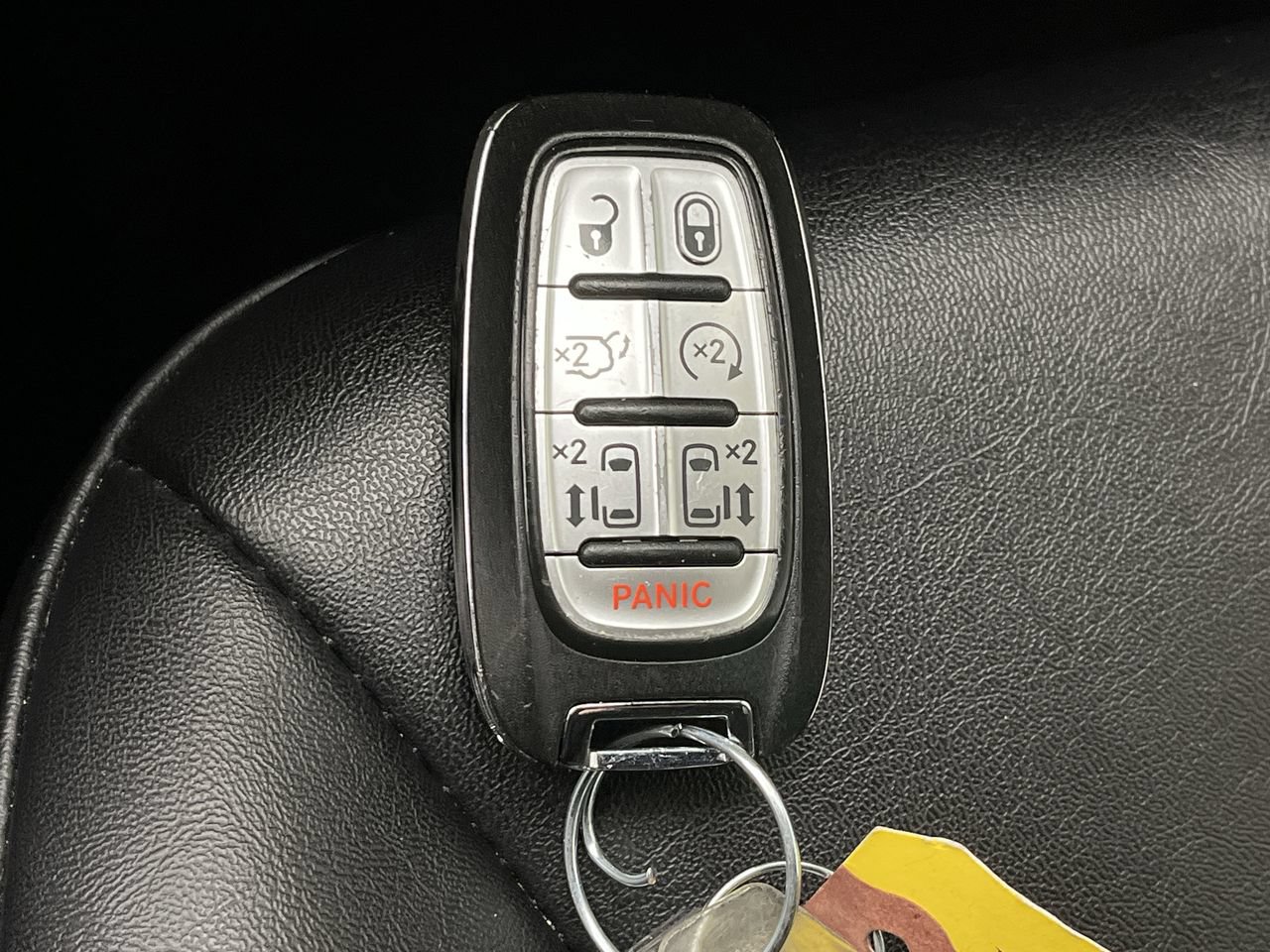 Used 2024 Chrysler Pacifica Touring-L FWD image 27