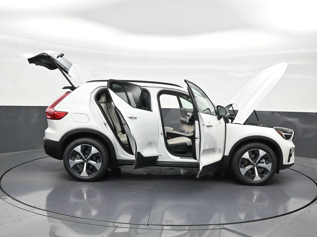 New 2026 Volvo XC40 B5 Plus w/ Protection Package Premier AWD/4WD image 30