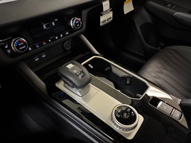 New 2025 Mitsubishi Outlander SEL image 20