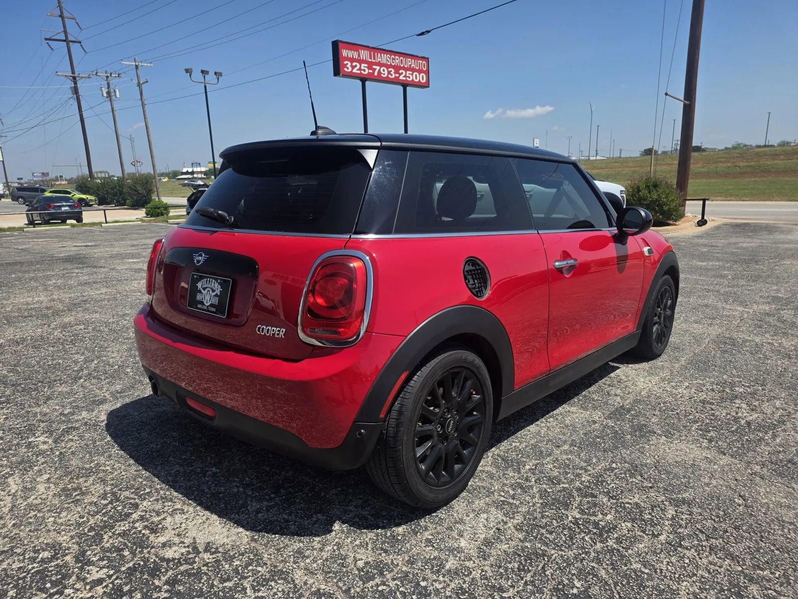 Used 2019 MINI Cooper 2-Door Hardtop image 7
