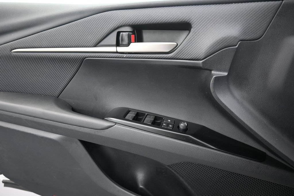Used 2025 Toyota Camry SE FWD image 14