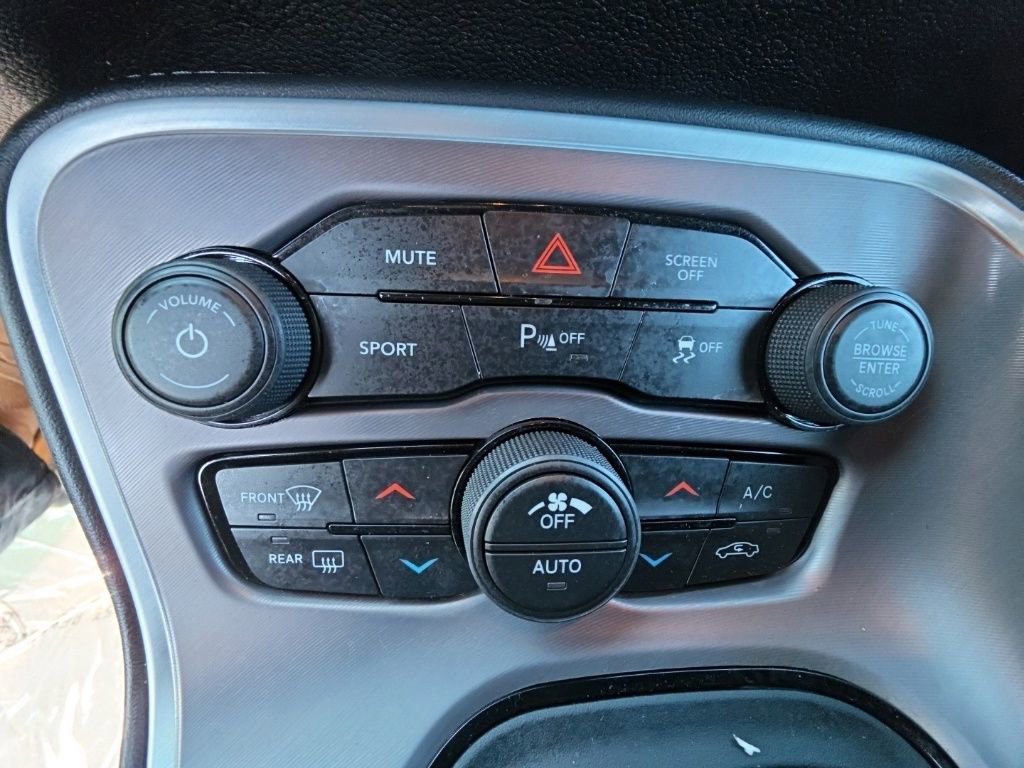 Used 2022 Dodge Challenger SXT w/ Driver Convenience Group image 18