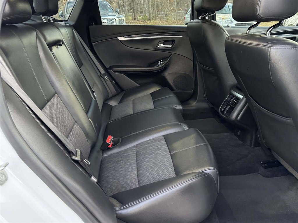 Used 2020 Chevrolet Impala LT w/ LT Convenience Package image 15