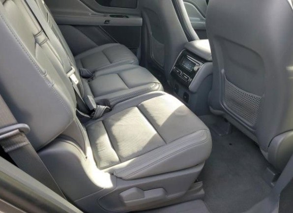 Used 2021 Lincoln Aviator Grand Touring w/ Elements Package Plus image 2