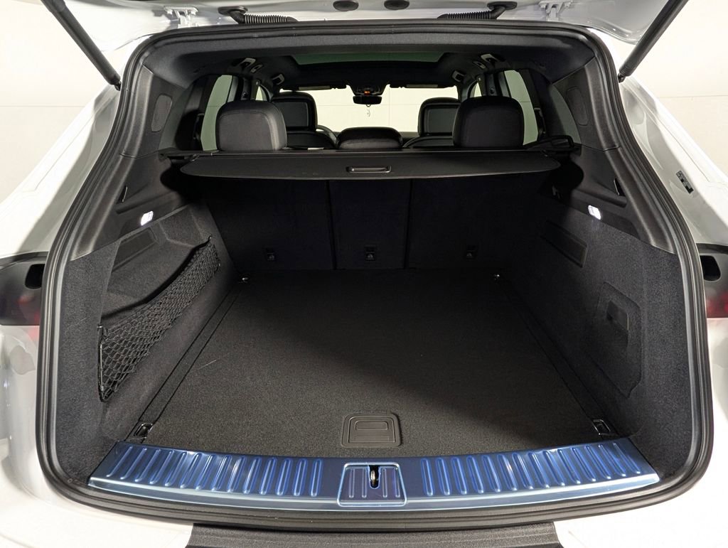 New 2026 Porsche Cayenne image 17