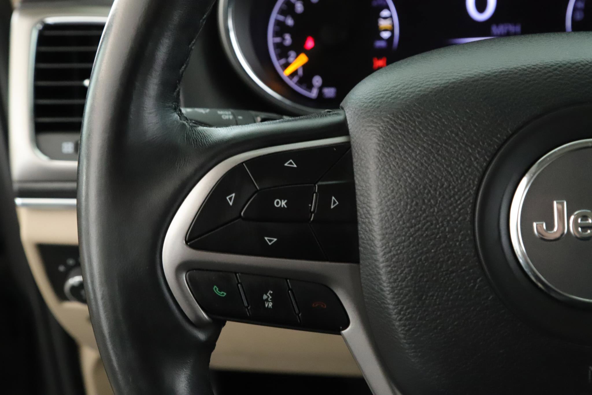 Certified 2019 Jeep Grand Cherokee Limited image 10