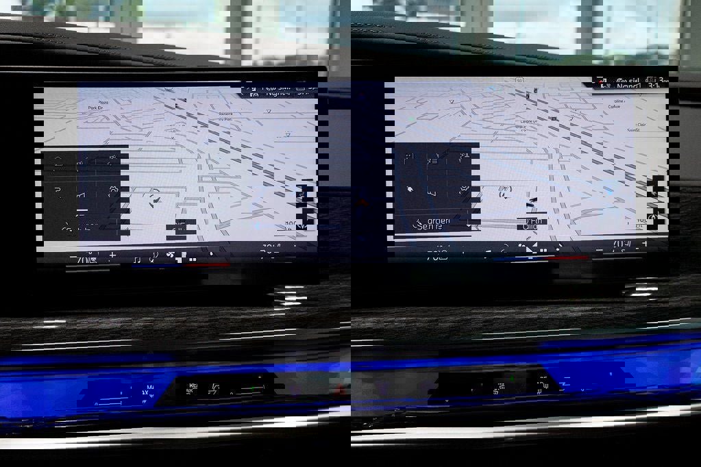 Used 2025 BMW i7 eDrive50 w/ Premium Package image 31