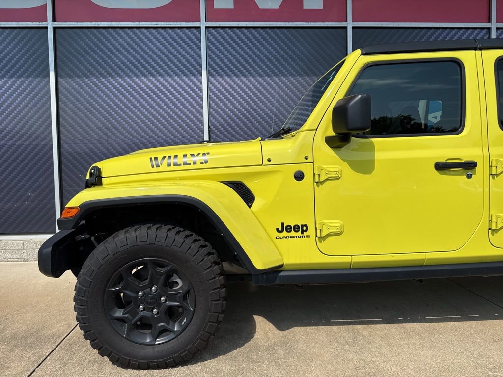 Used 2023 Jeep Gladiator Willys image 13