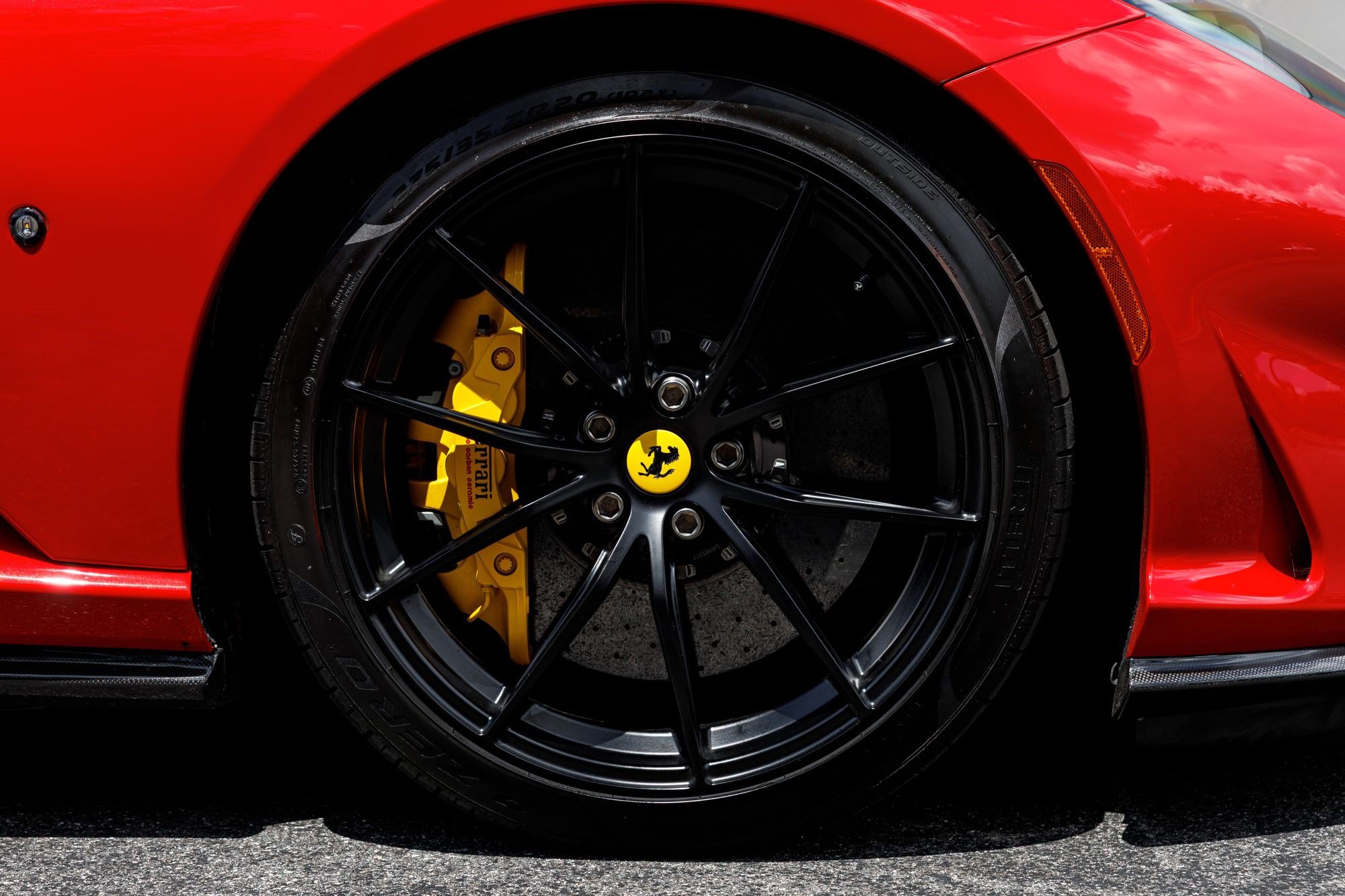 Used 2021 Ferrari 812 GTS RWD image 41