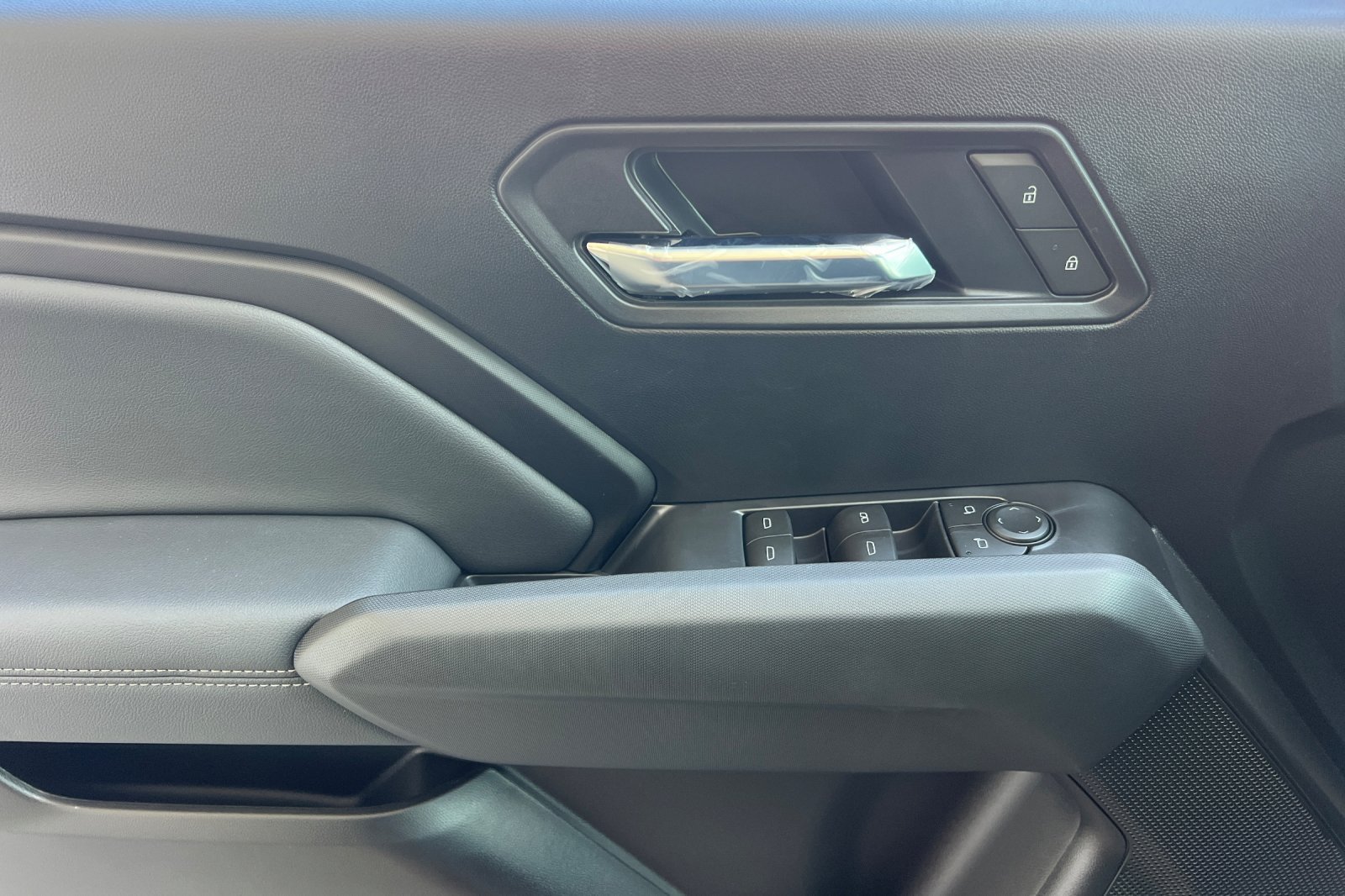 New 2026 GMC Canyon Elevation w/ Convenience Package RWD image 9