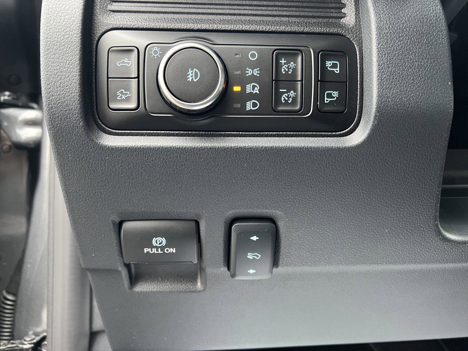 New 2026 Ford F350 Lariat w/ Black Appearance Package image 24