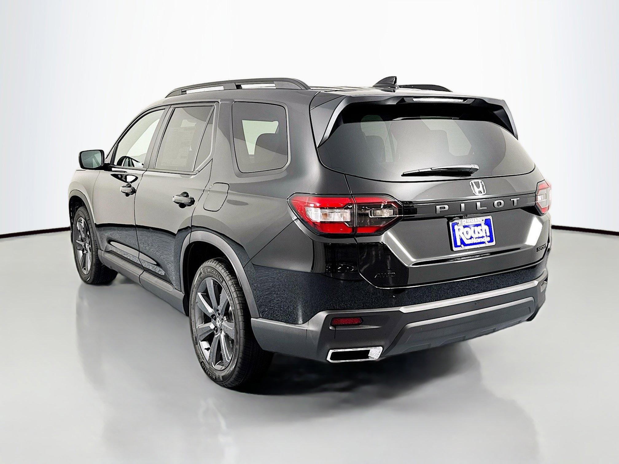 New 2025 Honda Pilot Sport image 7