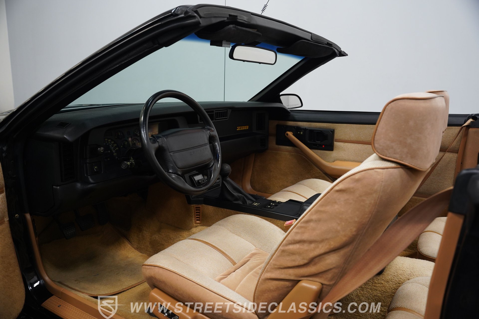 Used 1991 Chevrolet Camaro Z28 RWD image 4