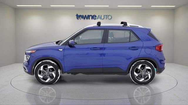 Used 2023 Hyundai Venue Limited image 2